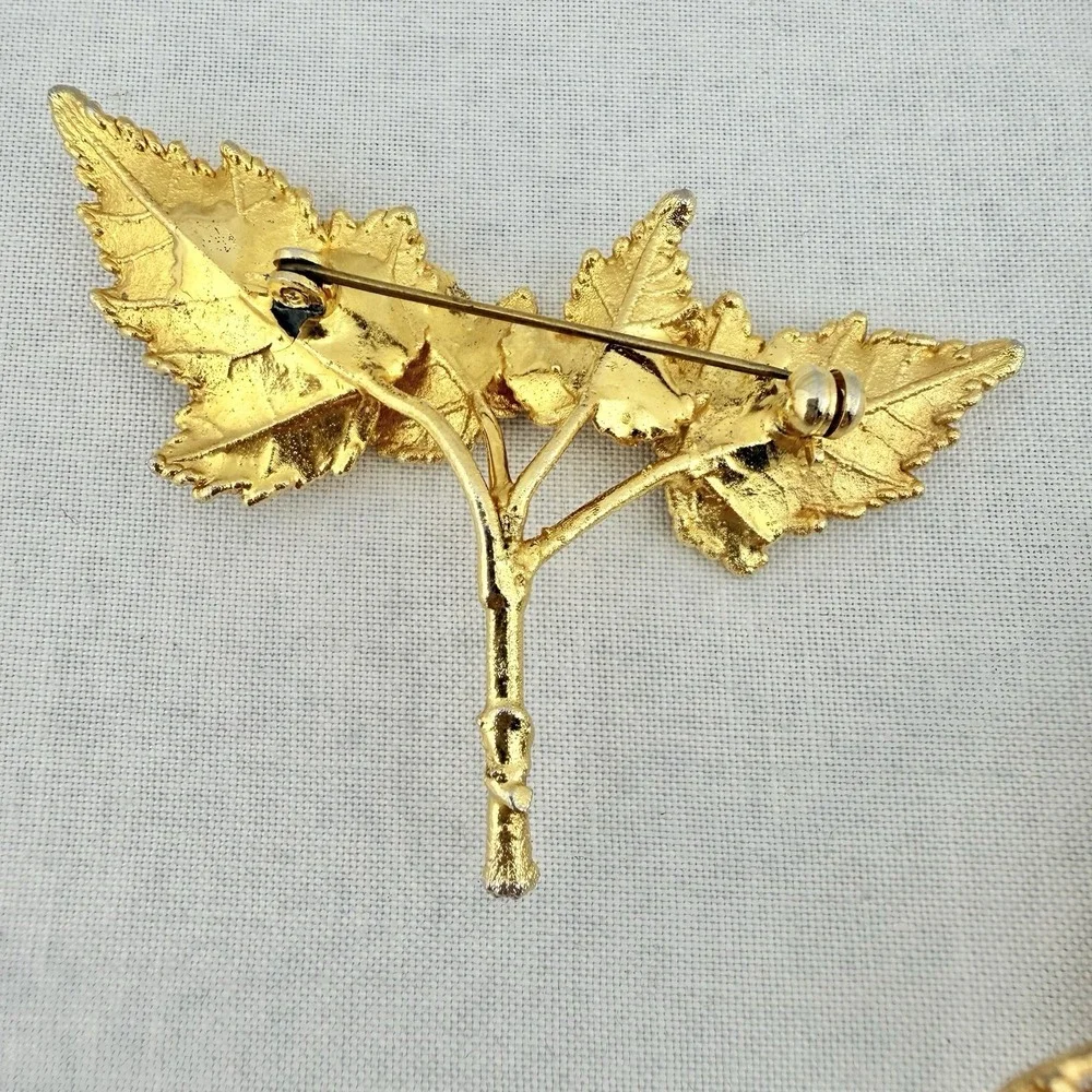 Vintage Brooch Lot Trifari BSK Gold Tone‎ Pearl Enamel Flower Leaf Cluster Green